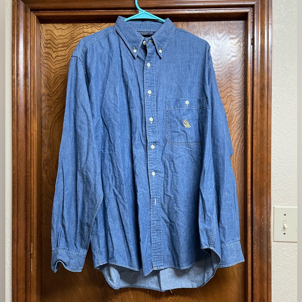 90’s Nautica Denim Long Sleeve Button Up Size large Men’s